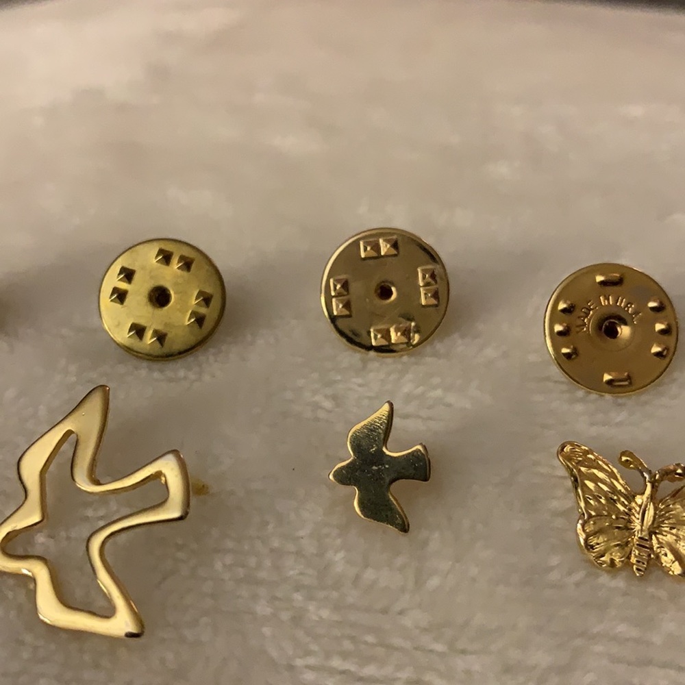 Bundle of 4 pins, cross, dove, small dove, and butterfly. All in gold tones. - Picture 4 of 8